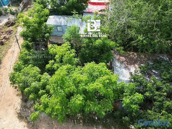 solares y terrenos - Se Vende solar de esquina con 143 metros.  📍En Sec 5