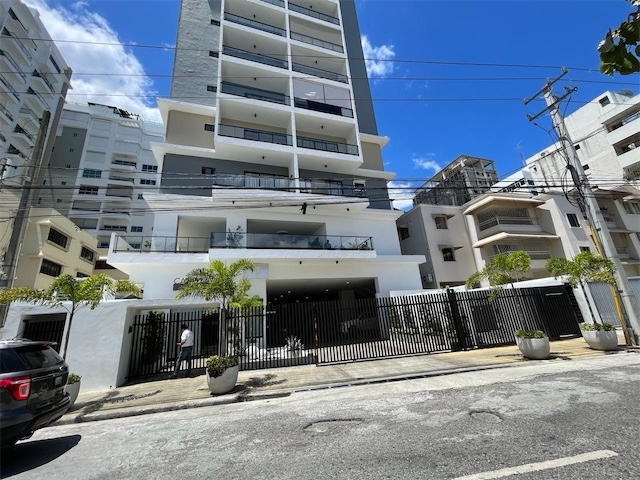 apartamentos - Venta de apartamento piso alto en Serralles Distrito Nacional Santo Domingo  8