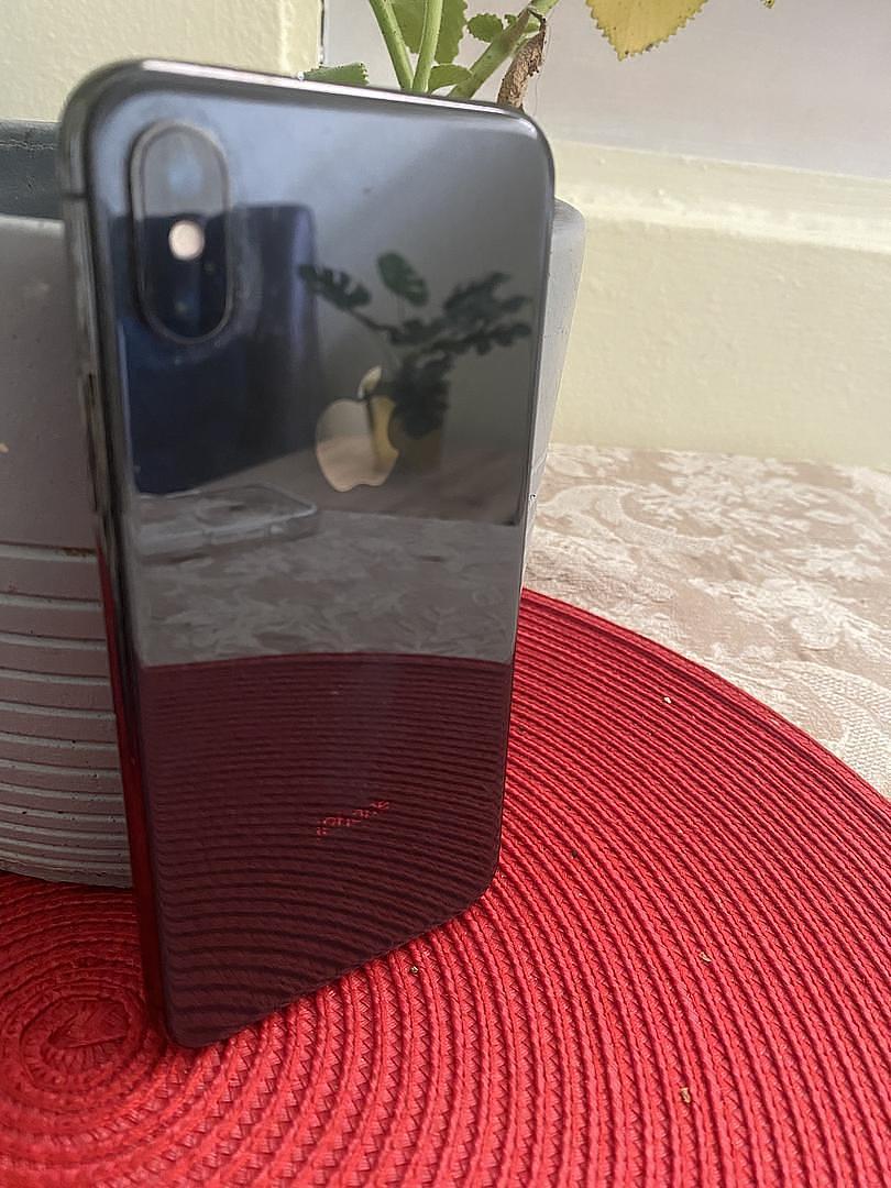 celulares y tabletas - Se vende iPhone 10 4