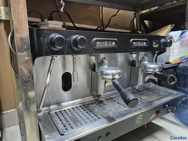 equipos profesionales - Máquina de café industrial  5