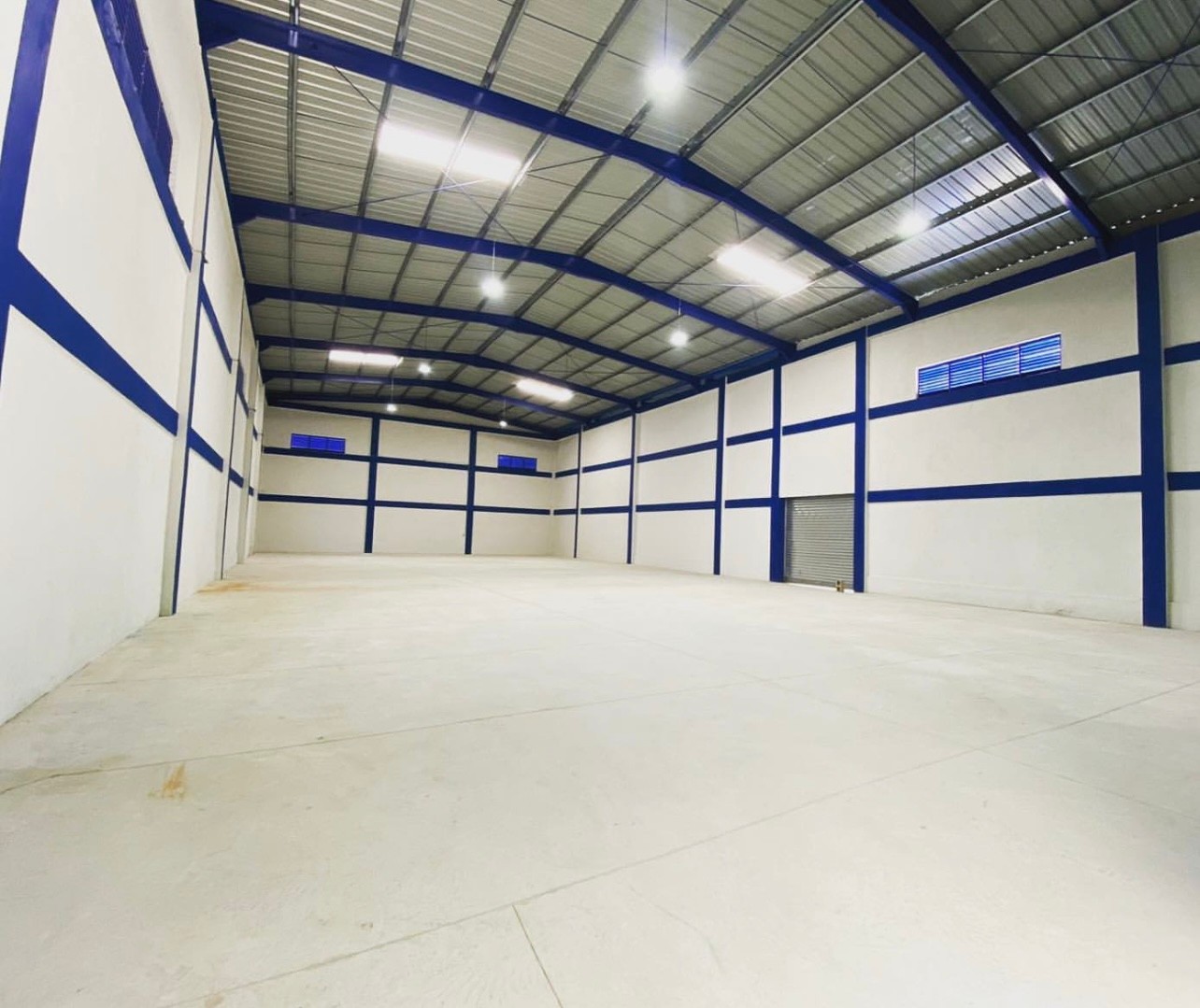 otros inmuebles - Alquilo nave 330 mts  km 16 aut Duarte  1