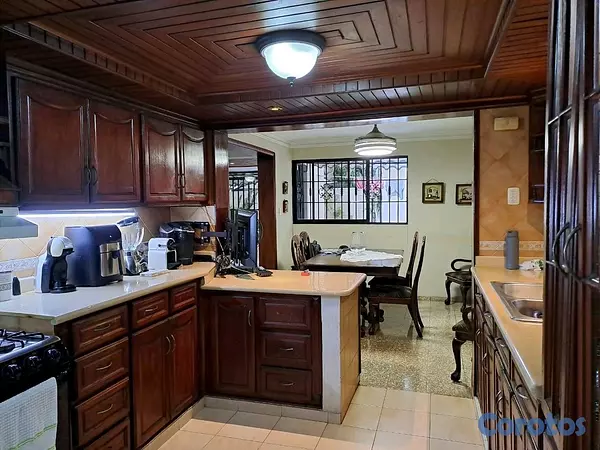 casas - Venta de Casa en el Rosmil  6