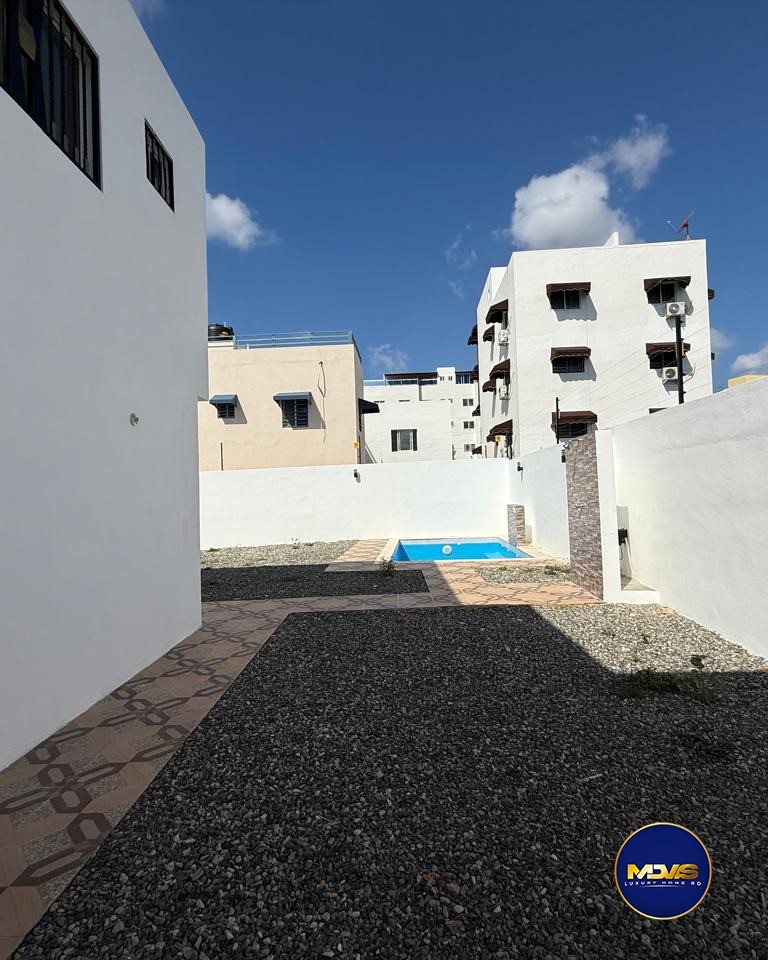 casas - Se vende casa en planos ubicada en Prado Oriental 7