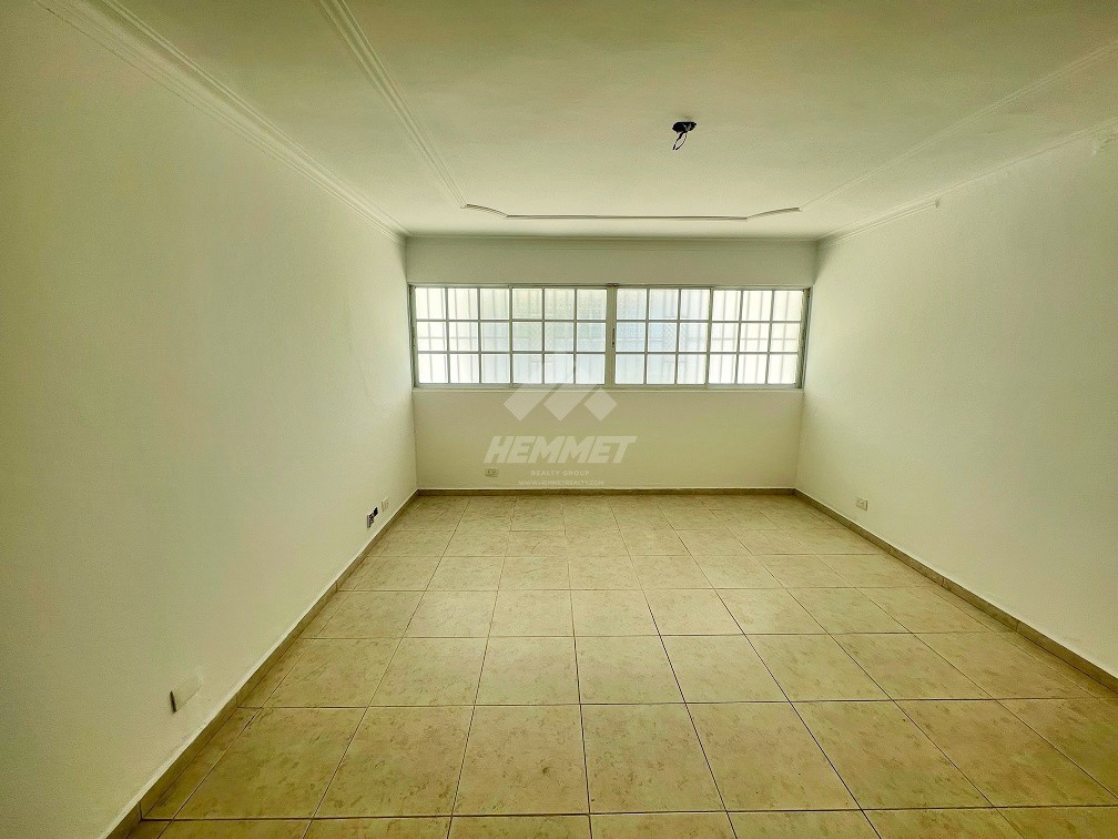 casas - CASA CON PISCINA Y PATIO REP. TAVAREZ OESTE STGO.  7