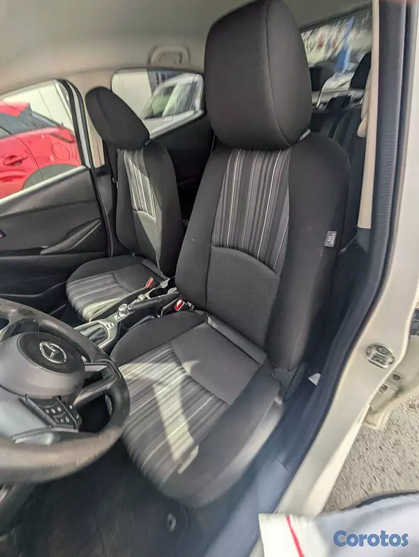 carros - MAZDA 2 2020 12