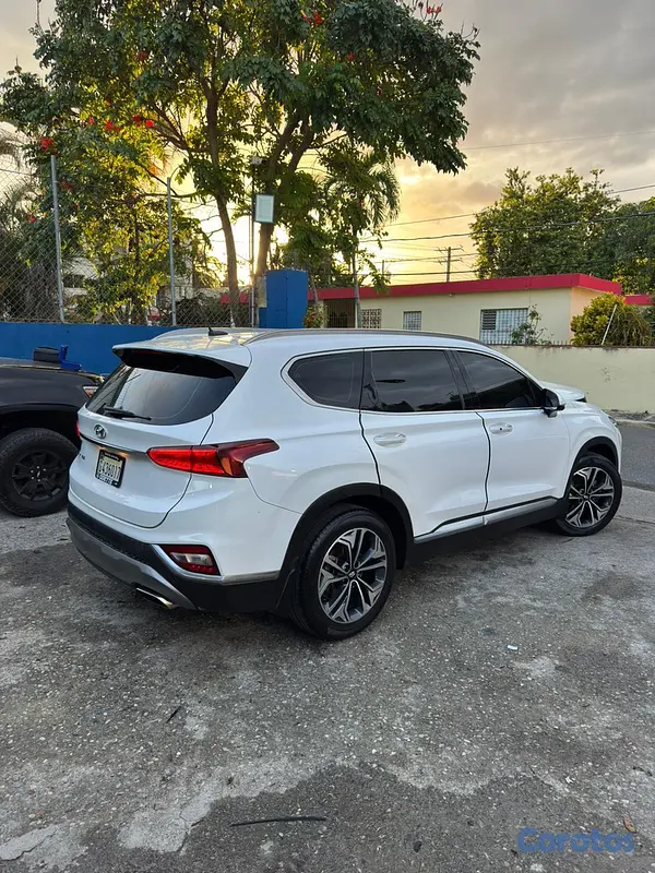jeepetas y camionetas - Hyundai Santa FE 2019 4