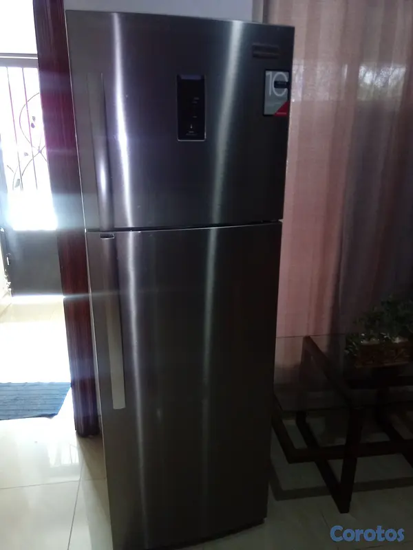 electrodomesticos - Nevera Frigidaire  2
