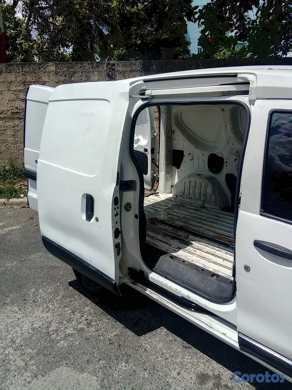 jeepetas y camionetas - Furgoneta Renault 2015 6