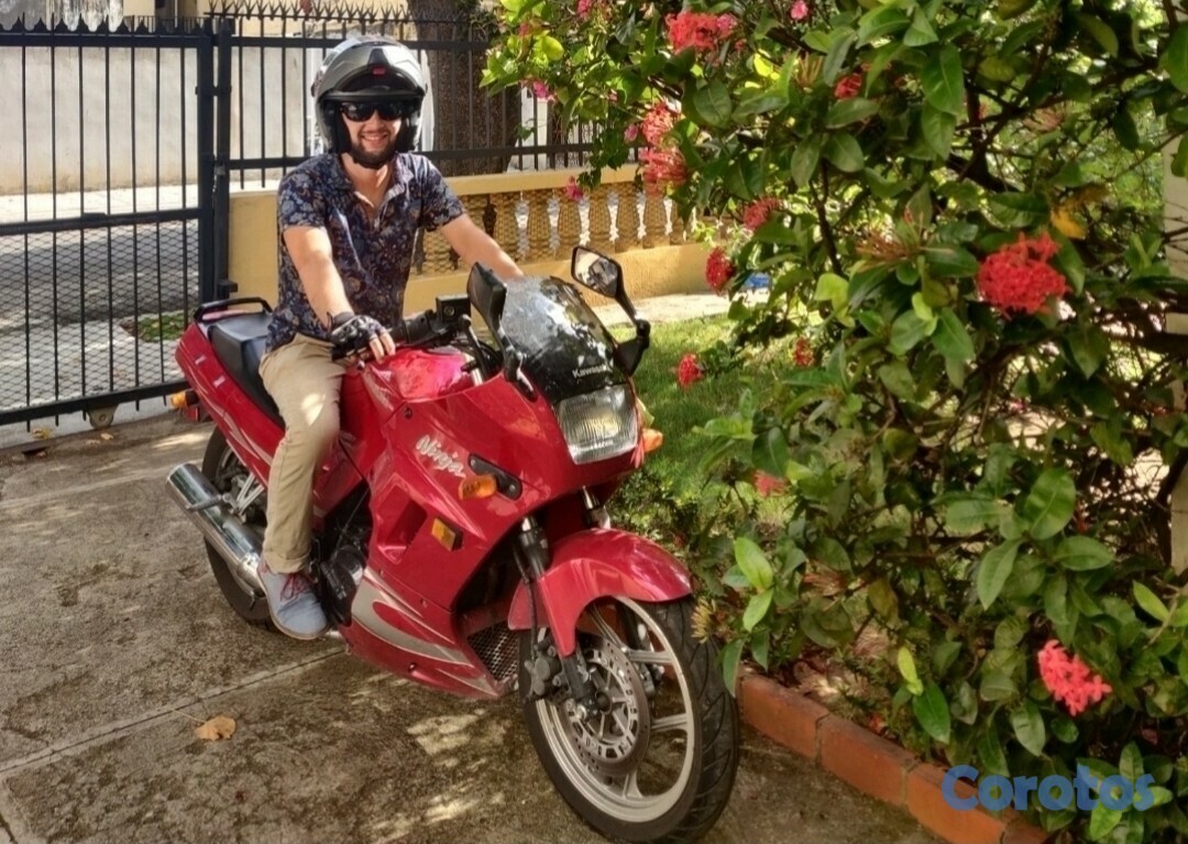 motores y pasolas - Kawasaki Ninja 250 - 2006 - Tiene matrícula 
 1