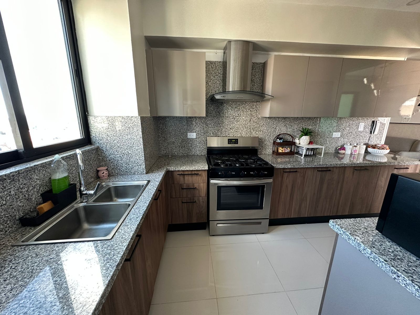 apartamentos - Se Vende Apartamento todo amueblado ubicado en Alma Rosa  0