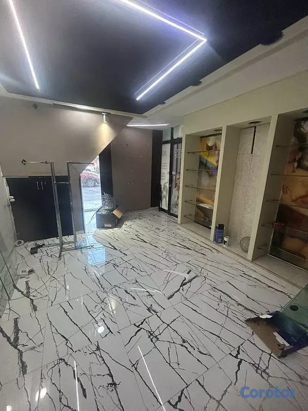 oficinas y locales comerciales - Alquiler plaza comercial en Ensanche Ozama  3