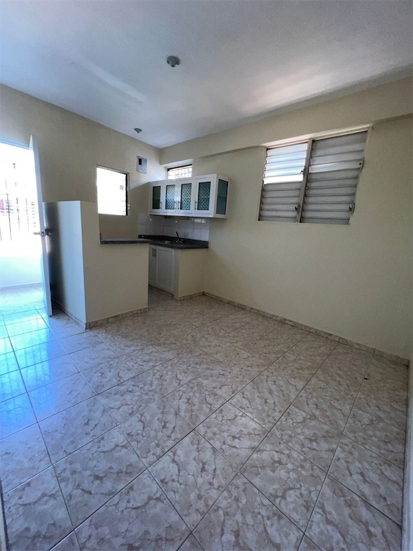habitaciones y viviendas compartidas - Venta de Edifcio de 5 niveles en la Altagracia, Herrera.
Santo Domingo  5