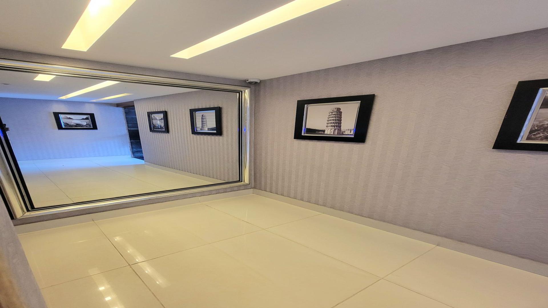 apartamentos - Venta de apartamento en los 3 ojos  con terraza privada y Picuzzy 1