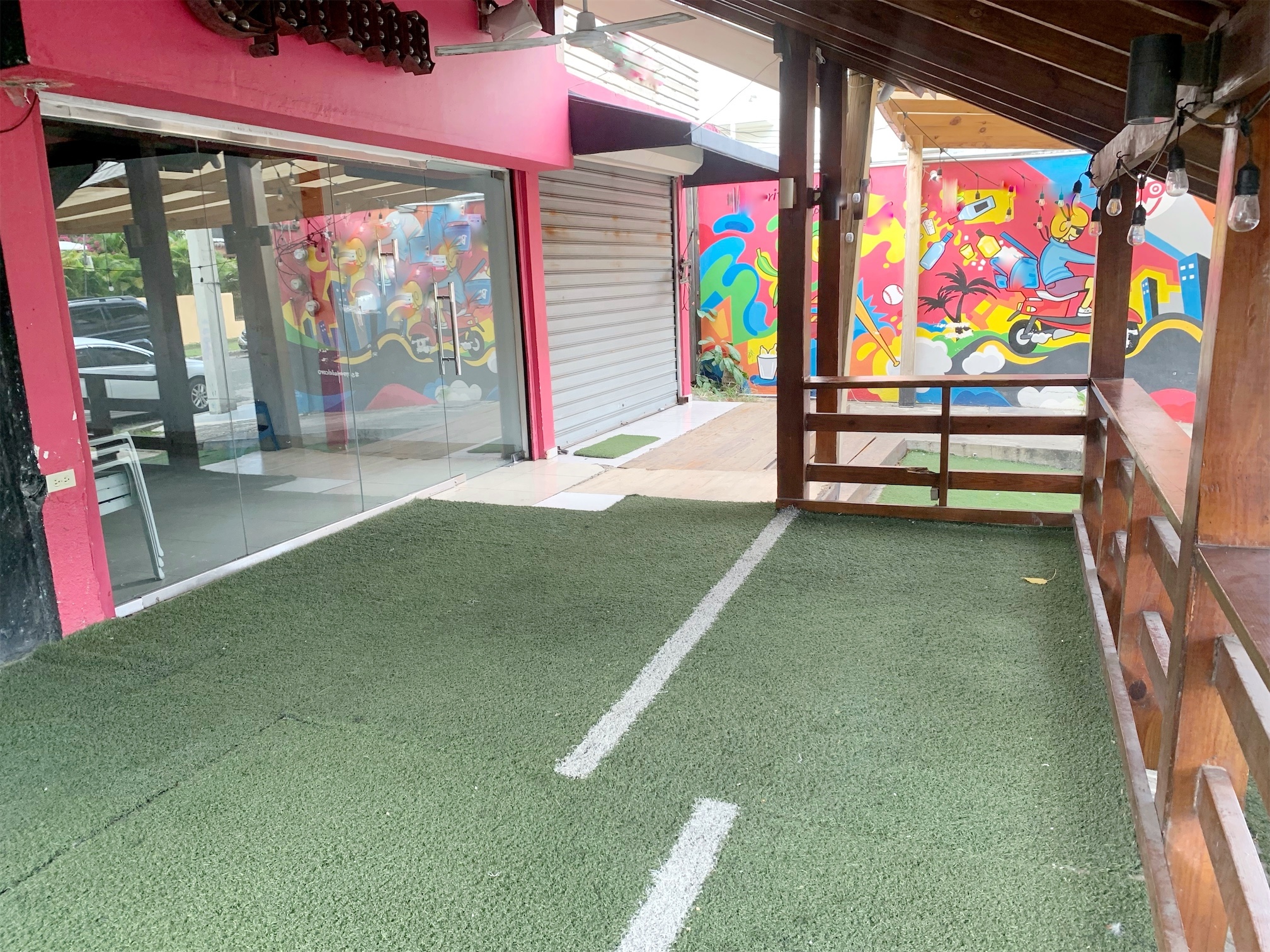 oficinas y locales comerciales - Local en primer nivel con terraza   3