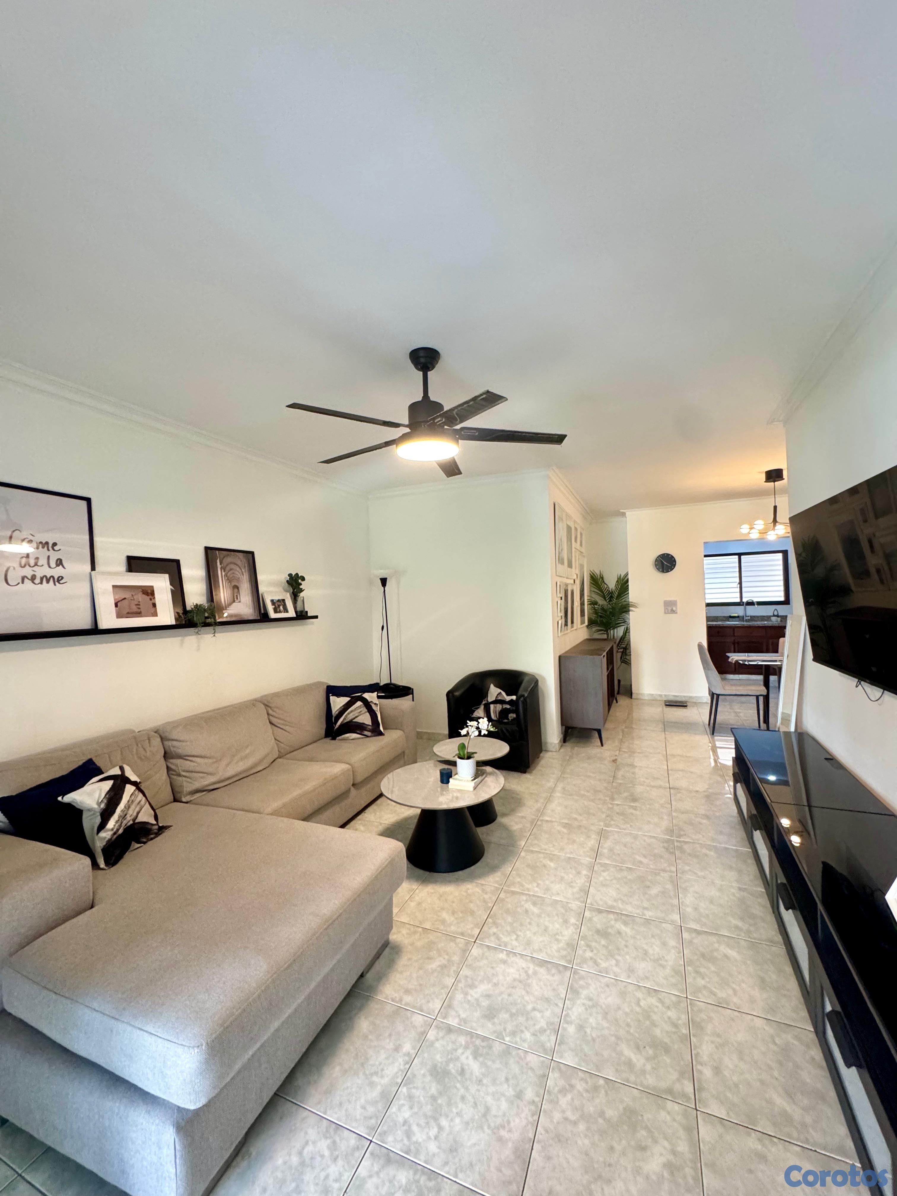 apartamentos - vendo Evaristo Morales dos hab dos baños balcón cocina amplia servicio  8