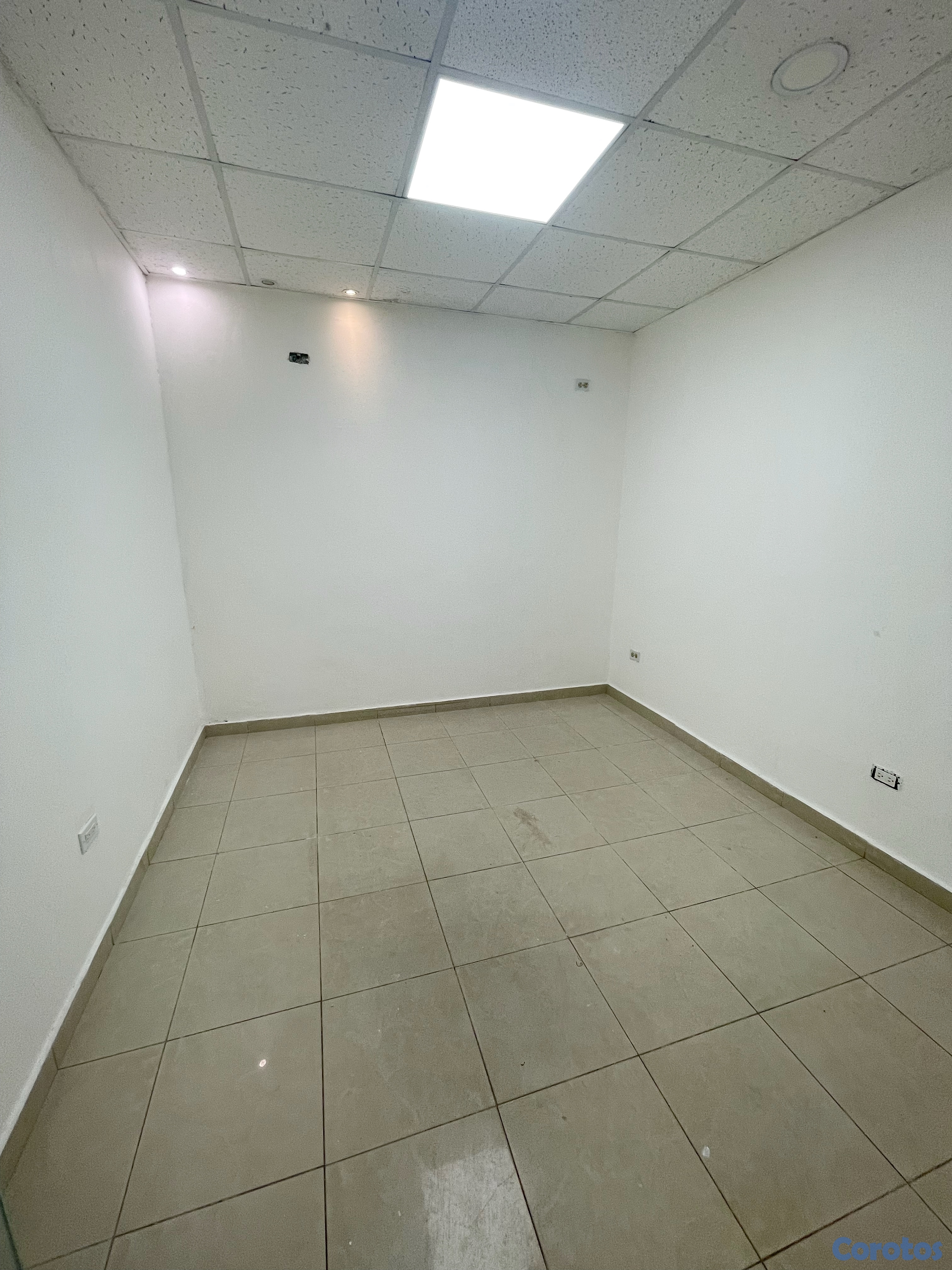 oficinas y locales comerciales - Alquiler local en primer nivel 7