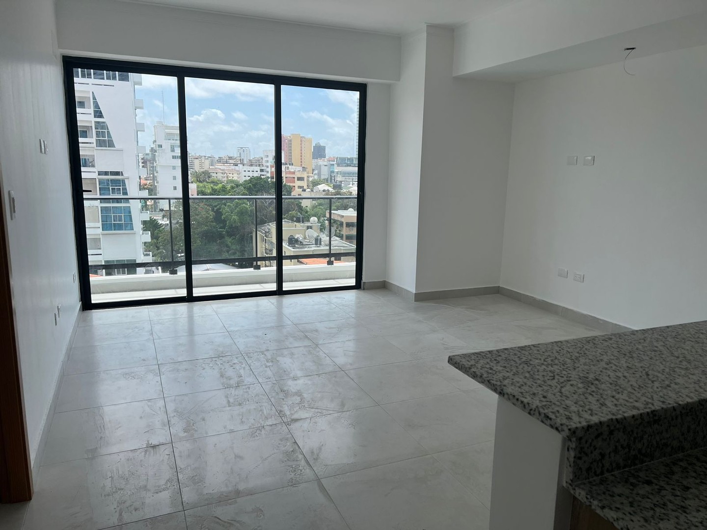 apartamentos - Serralles nuevo piso 6 1 habitacion 1.5 banos 1 parqueo balcon