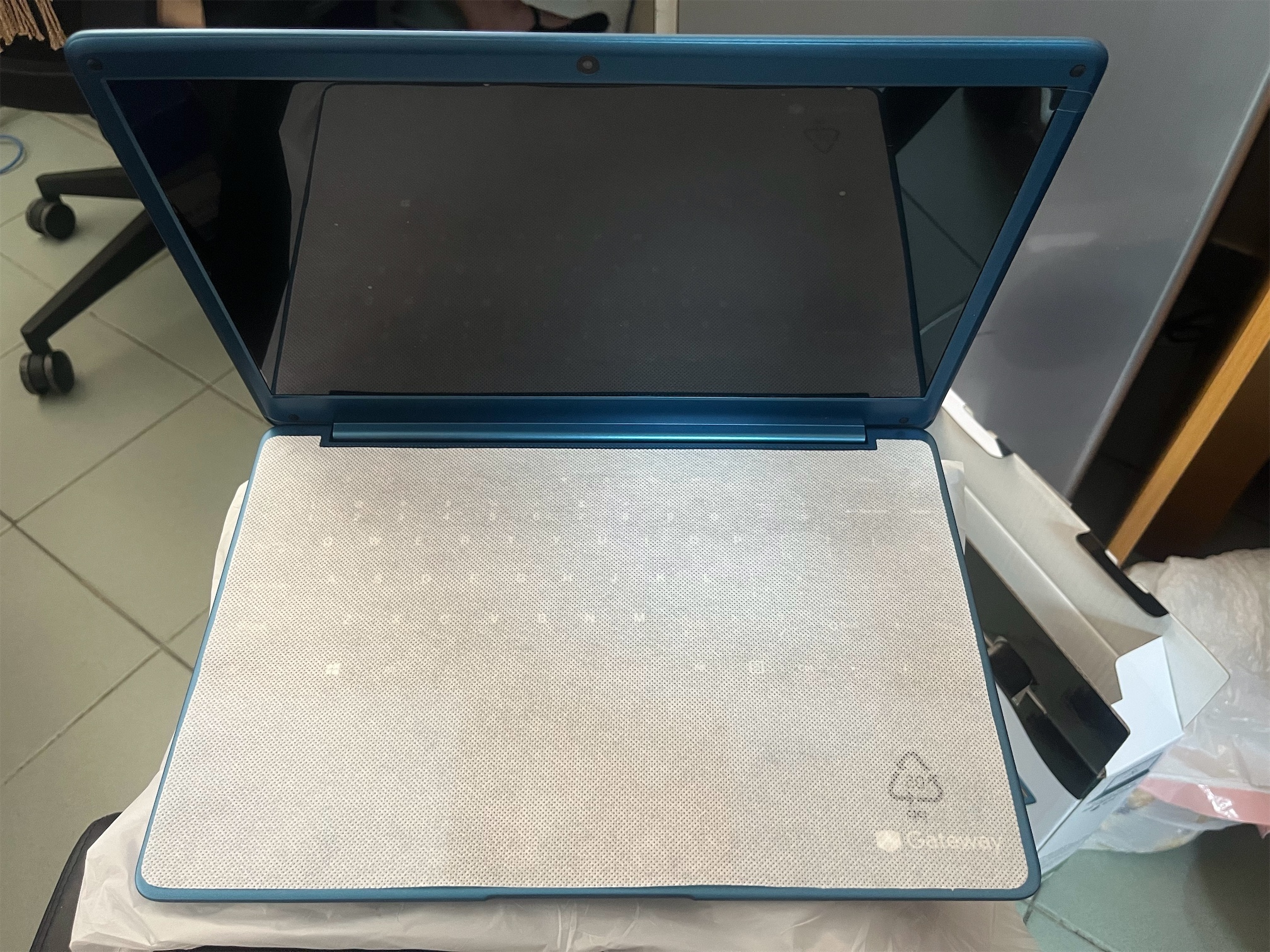 computadoras y laptops - Vendo Laptop Gateway 14.1” Ultra Slim Notebook