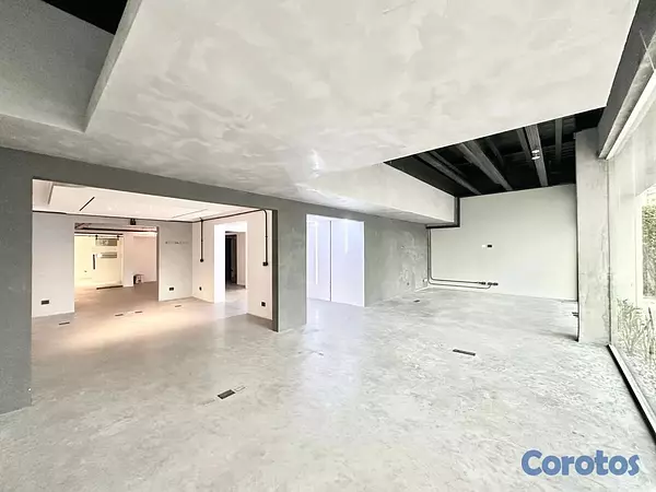 oficinas y locales comerciales - hermoso local comercial en buenas condiciones  4