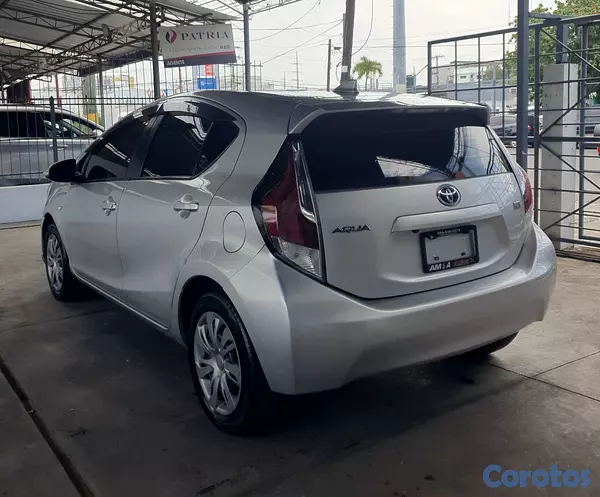 carros - ***TOYOTA AQUA 2017 IMPECABLE 7