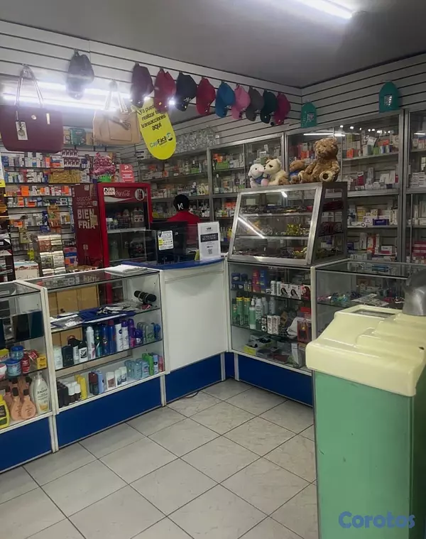 equipos profesionales - se venden vitrinas para farmacia cada una  2