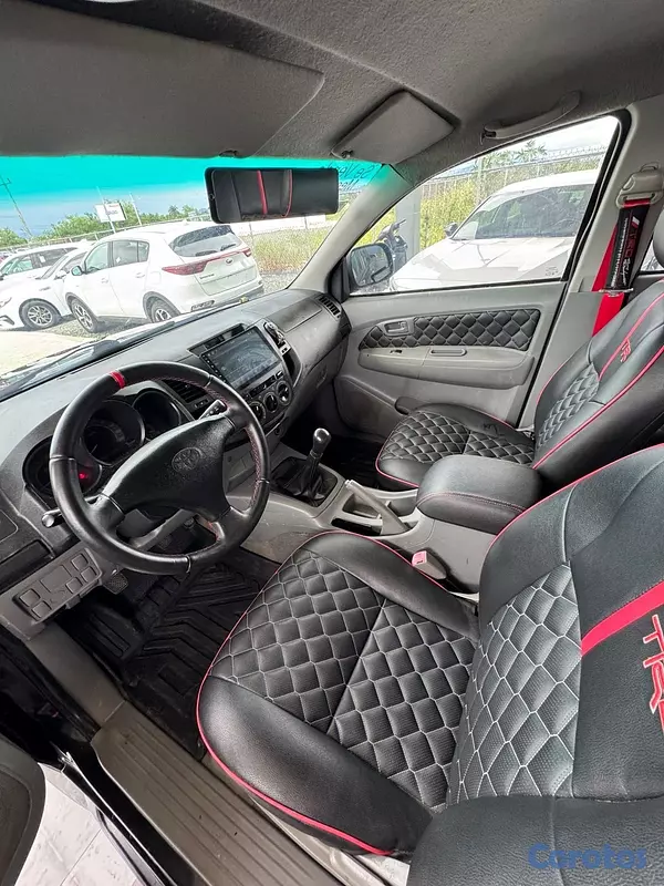 jeepetas y camionetas - Toyota hilux 2008 13