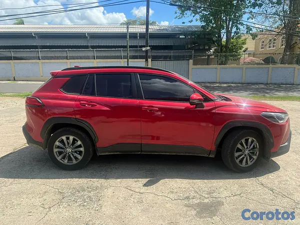jeepetas y camionetas - Toyota Corolla cross 2022 cómo nueva 11