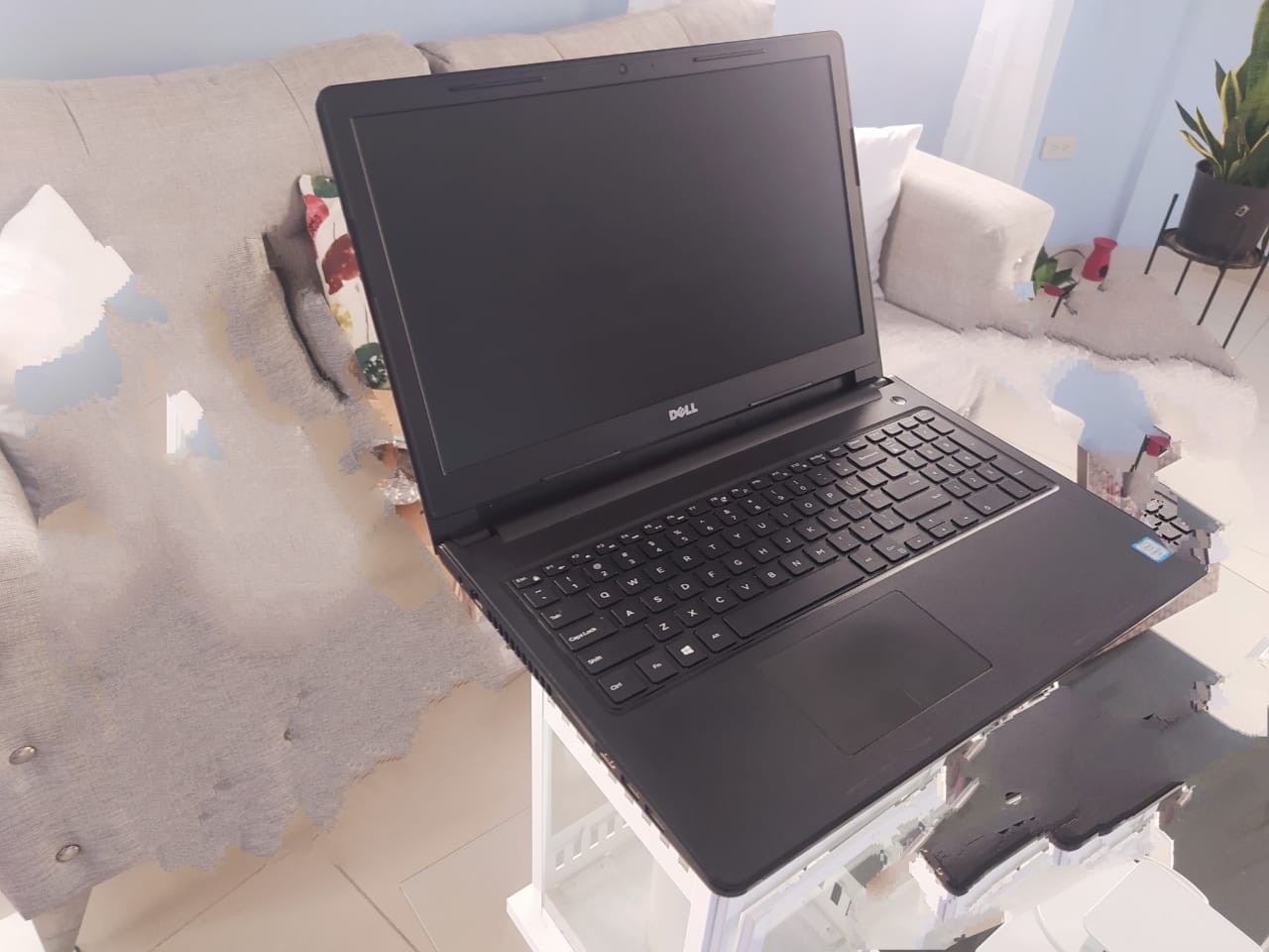 computadoras y laptops - Dell Inspiron Serie 3000, i3, 6ta gen, 1 Tb HDD, 8 GB ram, Win 10