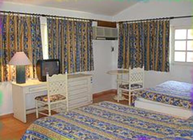 oficinas y locales comerciales - Hotel en venta #24-944 en atractiva lineal de playa, 102 habitaciones, amueblada
