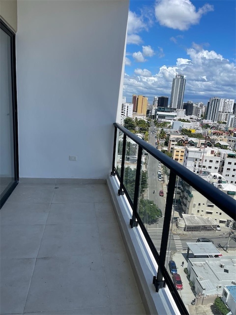 apartamentos - Venta de apartamento piso alto en Serralles Distrito Nacional Santo Domingo  6