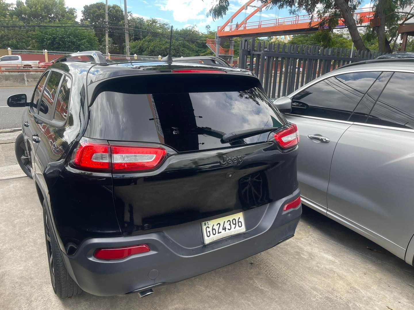 jeepetas y camionetas - JEEP  CHEROKEE SPORT  2018 2