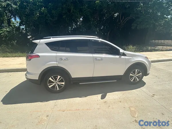 jeepetas y camionetas - Rav4 XLE 2018  7