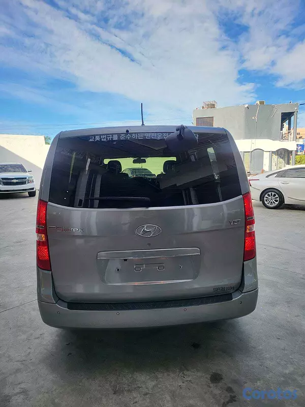jeepetas y camionetas - HYUNDAI GRAND STAREX 2020 GRIS 6
