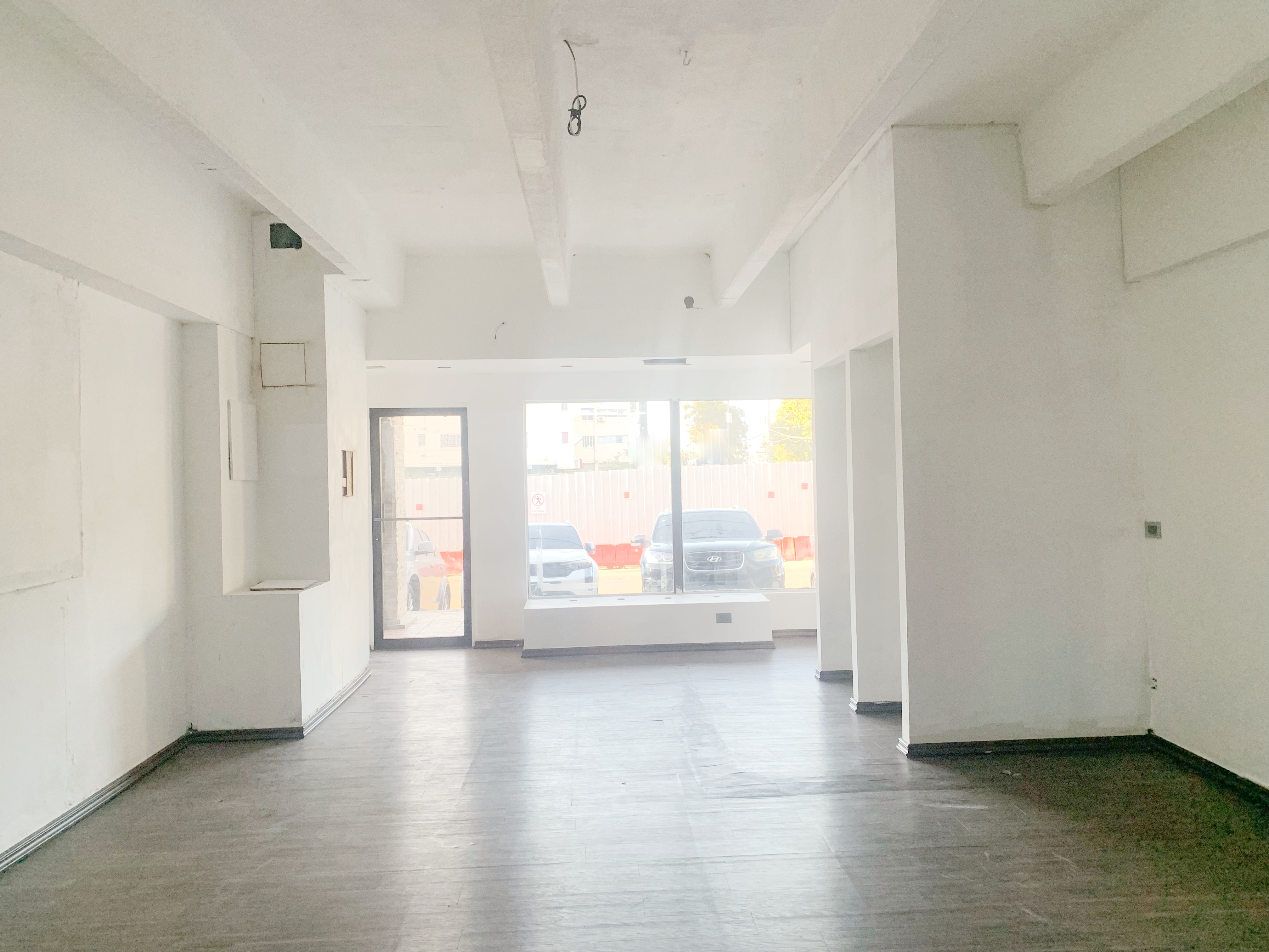 oficinas y locales comerciales - Local primer nivel céntrico  2