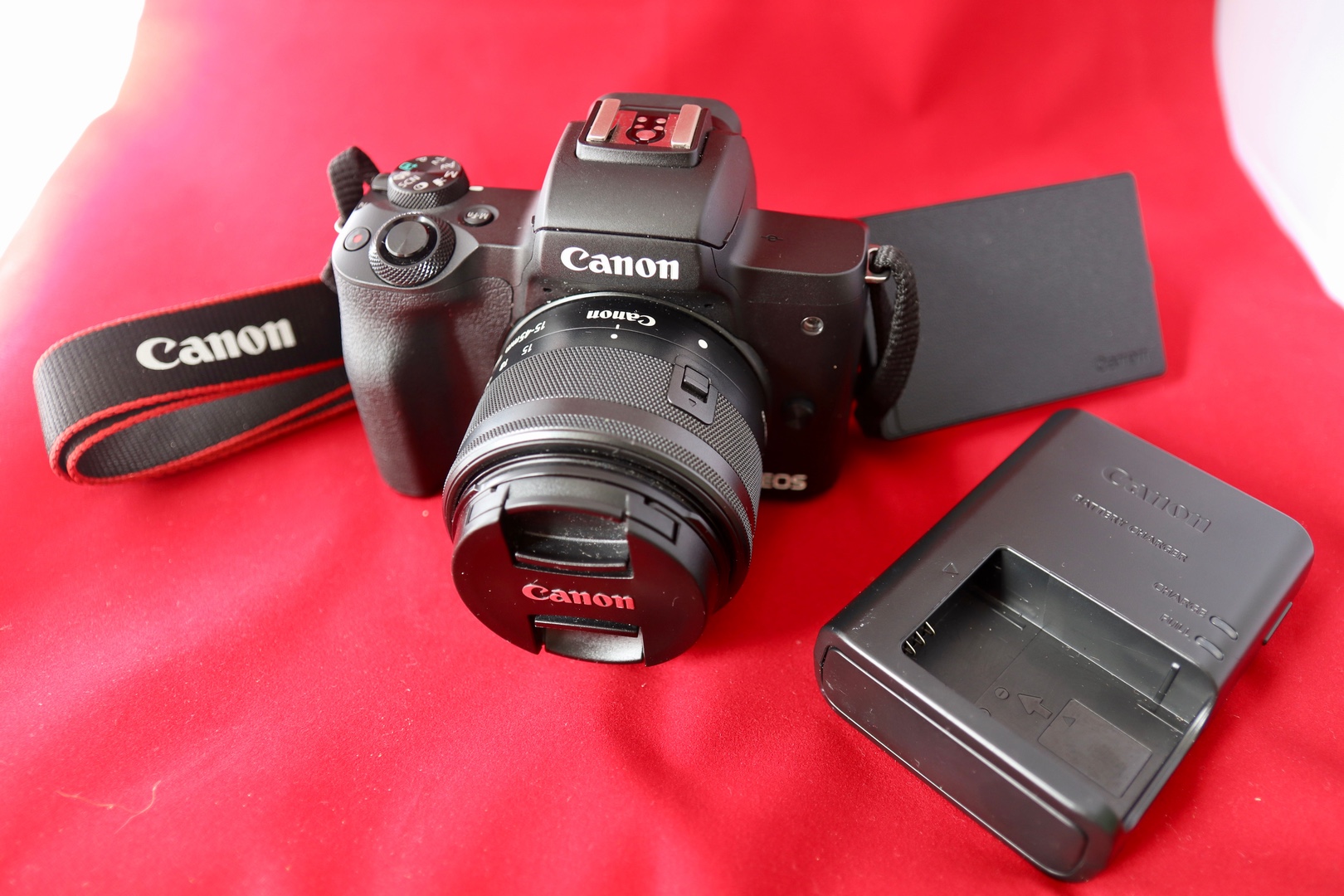 camaras y audio - Canon M50 Bluetooth Wifi 24.1 Mpx Mirrorless Entrada micrófono Graba 4K Touch