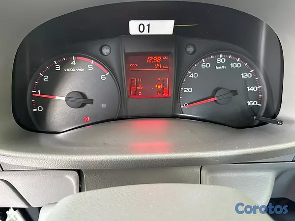 jeepetas y camionetas - Isuzu Traviz 2026 9