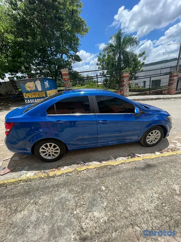carros - Carro Chevrolet Sonic 2018 9