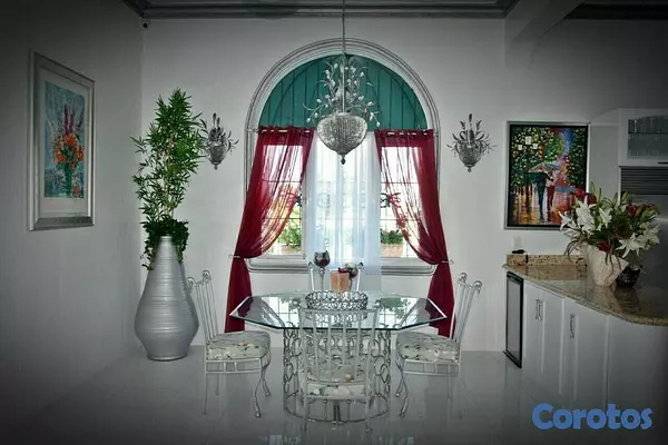 casas - Imponente casa en Residencial Santo Domingo 3