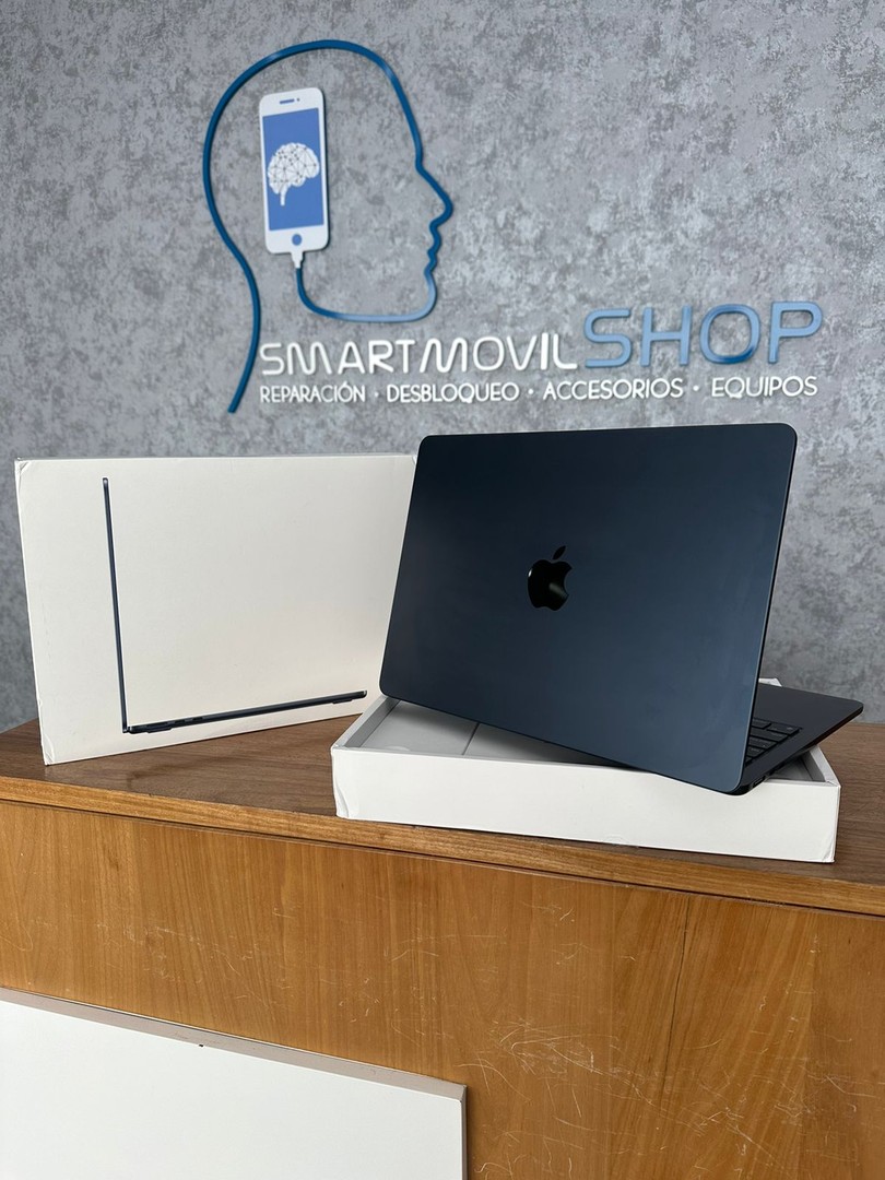 computadoras y laptops - MACBOOK AIR M2 512GB 8GB RAM EN CAJA (SOMOS TIENDA)
