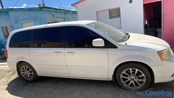 jeepetas y camionetas - se vende dodge gran caravan 2014 
negociable escribir solo interesado  4