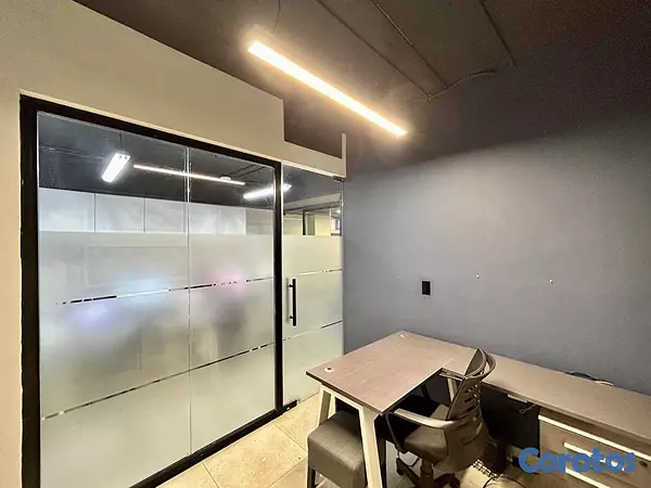oficinas y locales comerciales - Oficina equipada en venta  2