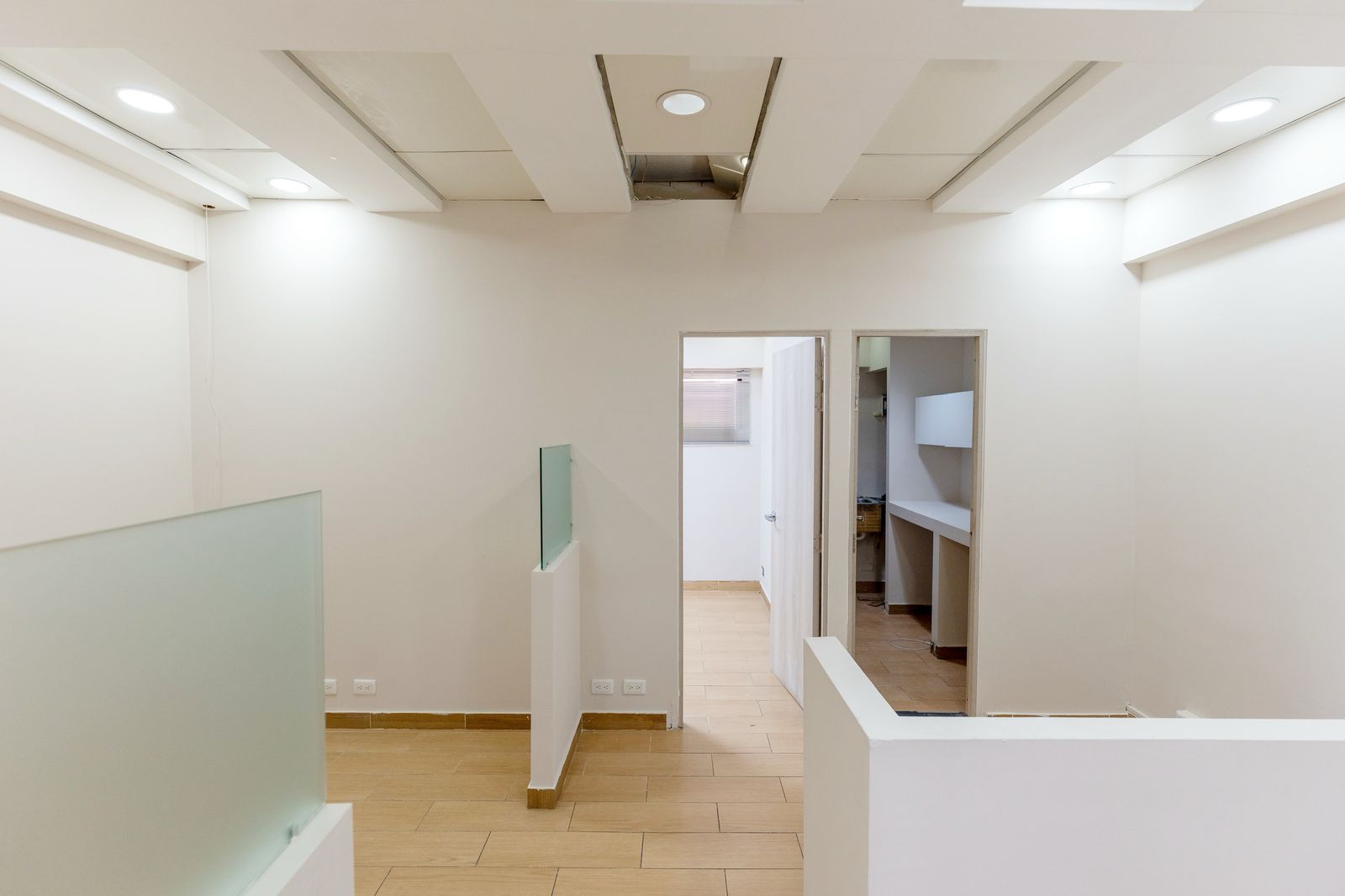 oficinas y locales comerciales - Local en bella vista  4