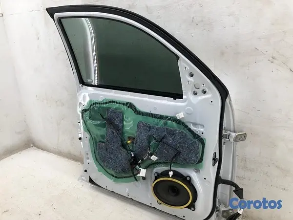 accesorios para vehiculos - Vendo PUERTA DELANTERA RH PARA TOYOTA TACOMA  2018  3