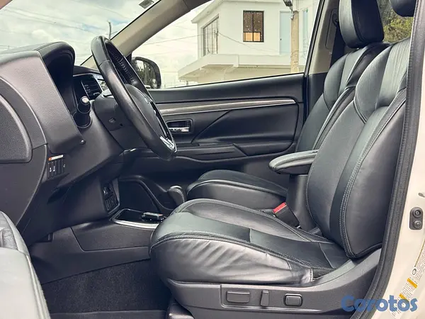 jeepetas y camionetas - Mitsubishi Outlander SEL 2019  
 8