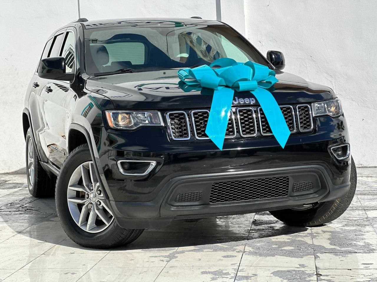 jeepetas y camionetas - JEEP GRAND CHEROKEE LAREDO 4x4 2017CLEAN CARFAX
