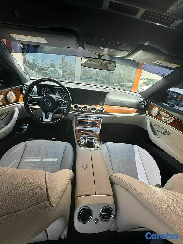 carros - Mercedes Benz E300 5