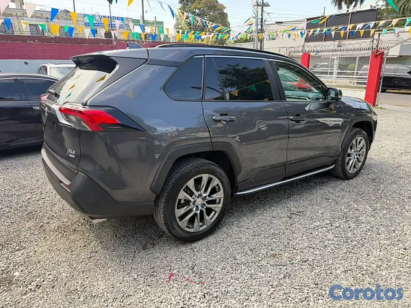 jeepetas y camionetas - Toyota Rav4 XLE 2025 Recien Importada 5