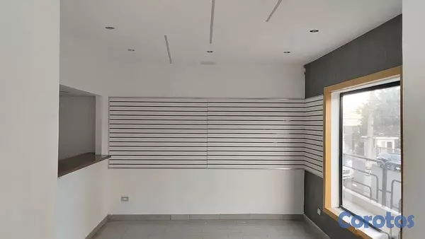 oficinas y locales comerciales - Local comercial en Evaristo morales  4