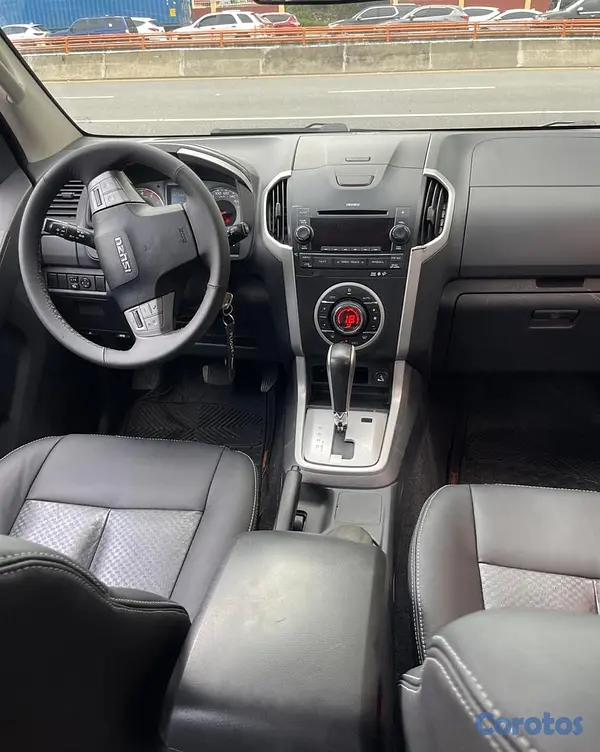 jeepetas y camionetas - ISUZU MUX 2015 5