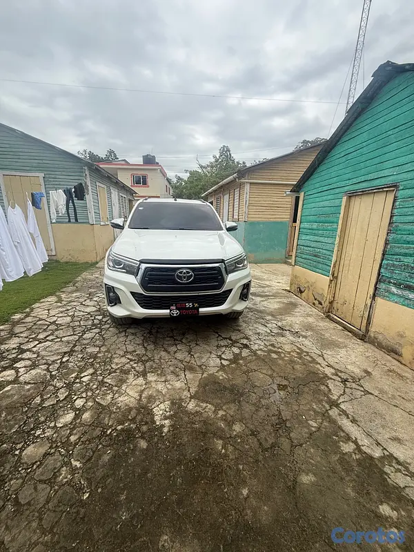 jeepetas y camionetas - Toyota hilux 2020 7